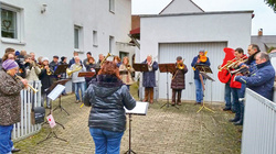 Posaunenchor Worzeldorf spielt am 1. Weihnachtsfeiertag
