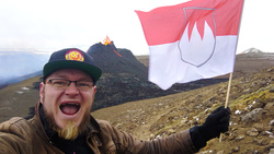 Frankenflagge weht über isländischem Vulkan