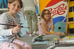 Frische Farben und kreative Kinder: Malen mit dem KulturNetzwerk Schwarzenbruck